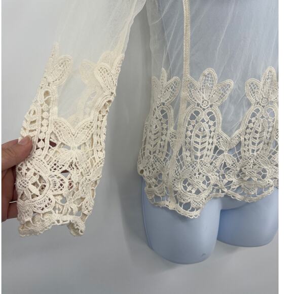 Express Crochet Micro Mesh Womens Top Sz XS Cream Festival Dainty Boho Cottage - Picture 3 of 11